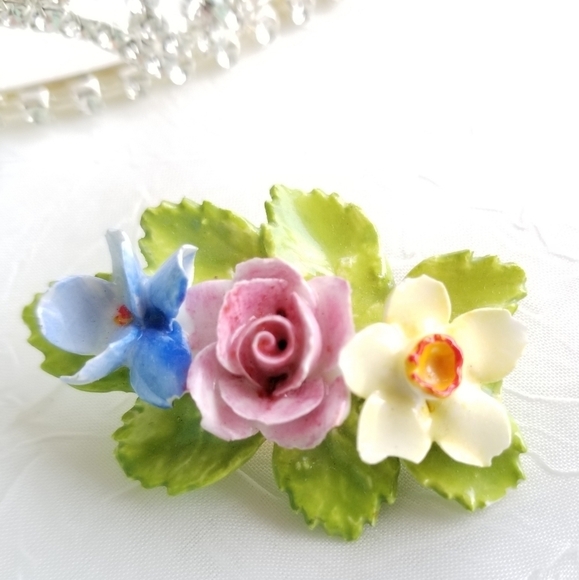 Vintage Dorothy Ann China Brooch Pin - Picture 3 of 12